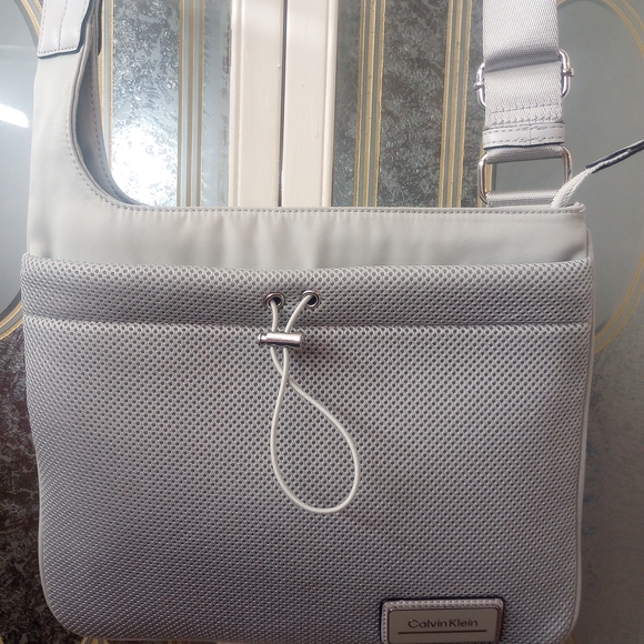 Calvin Klein womens Silver Jessie Top Zip Organizational Crossbody Bag - Picture 3 of 8